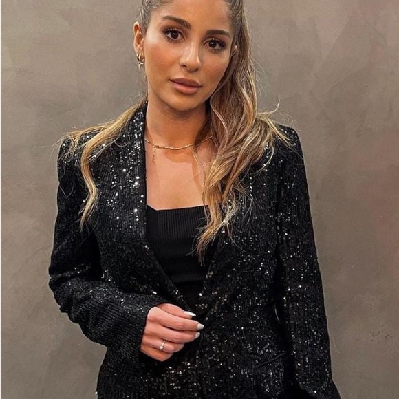 Zara
Sequenced blazer♥️ - Picture 4 of 4